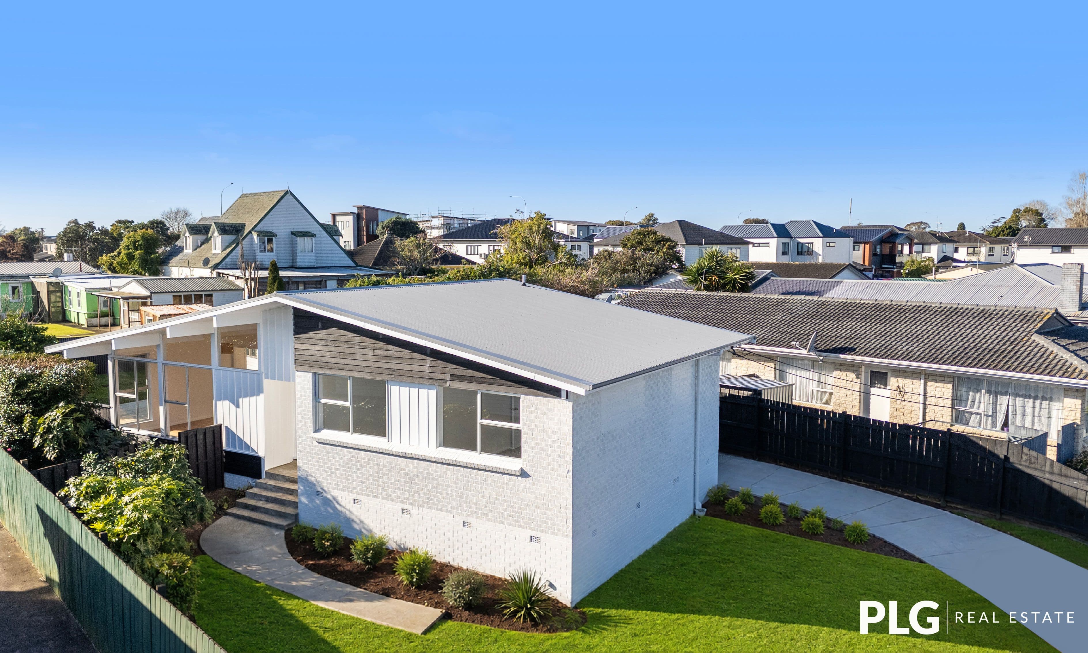 12 Farnborough Crescent, photo 14