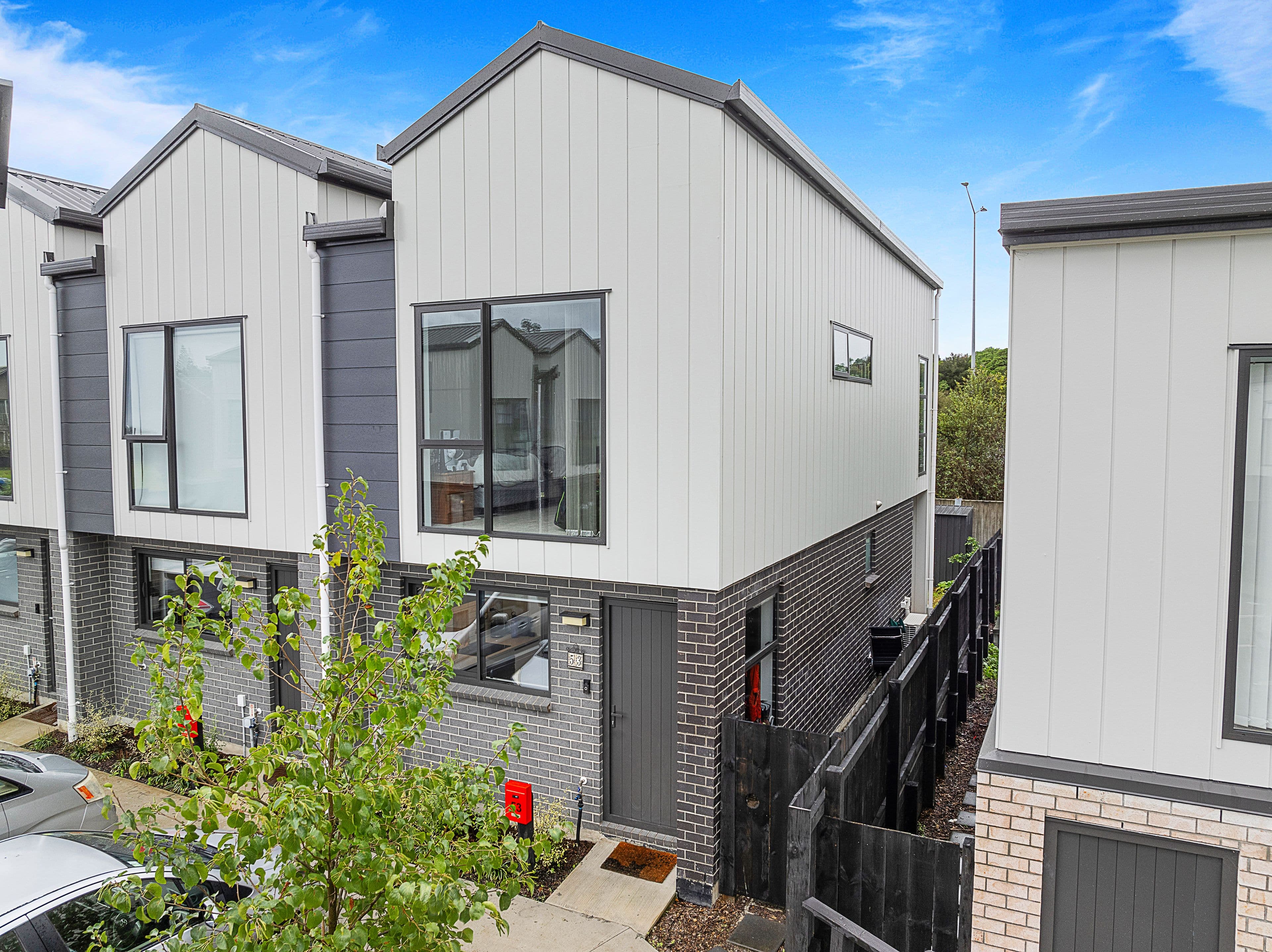 Sold: 53 Whai Hua Lane, Mangere Bridge