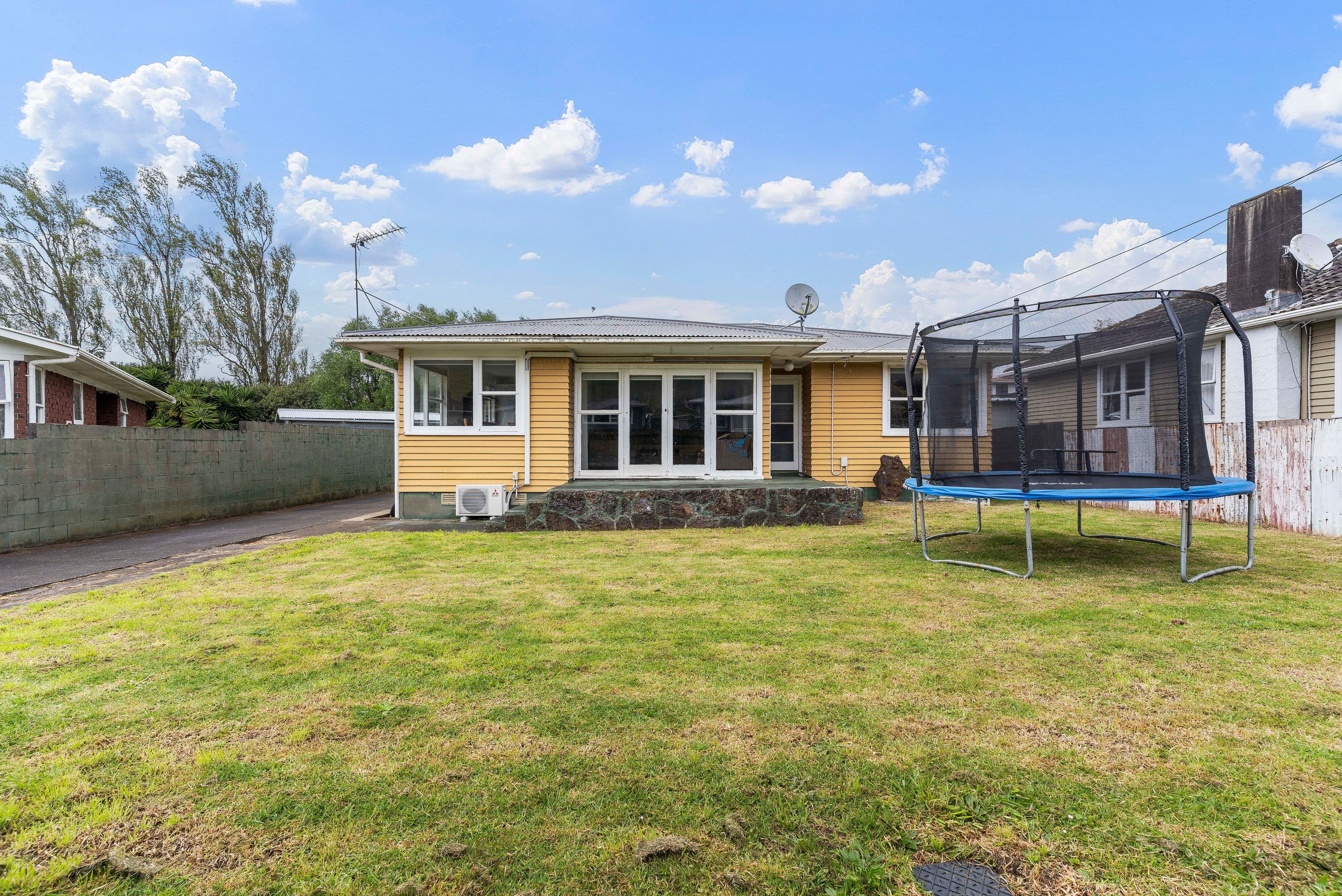 Sold: 16 Toatoa Place, Mangere Bridge