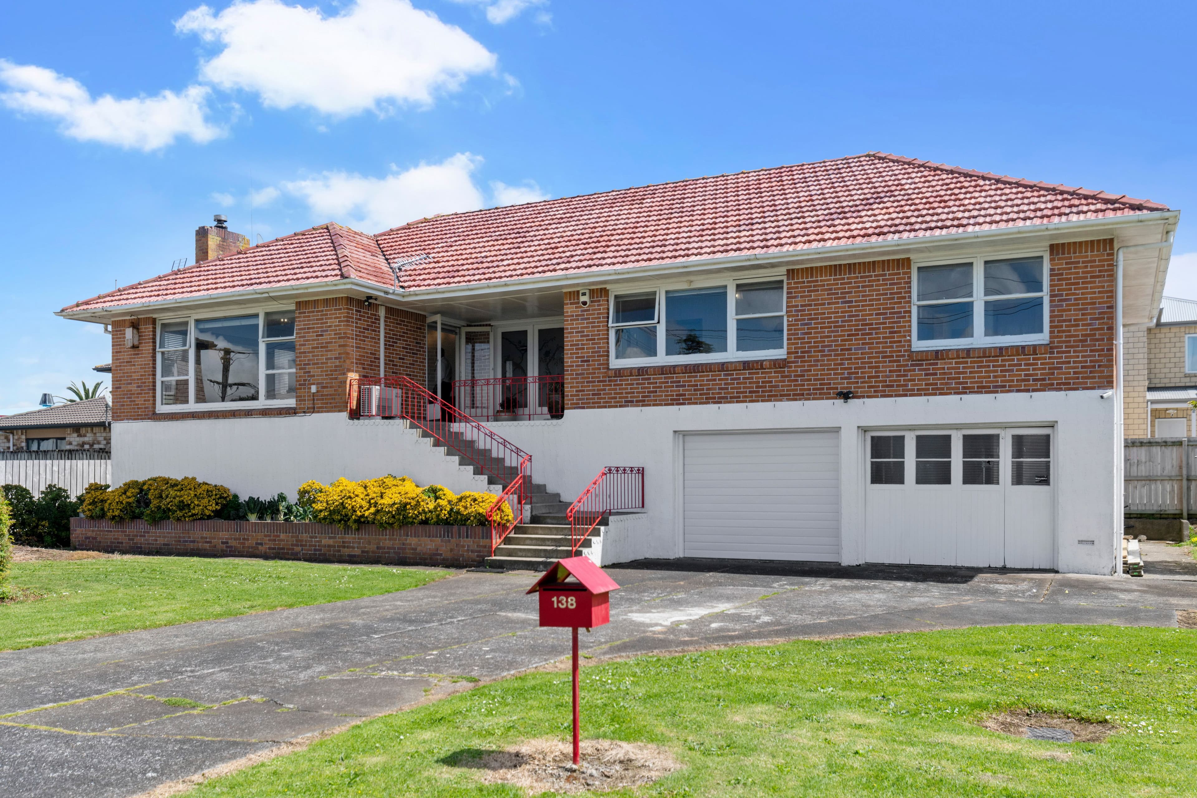 Sold: 132a Coronation Road, Mangere Bridge